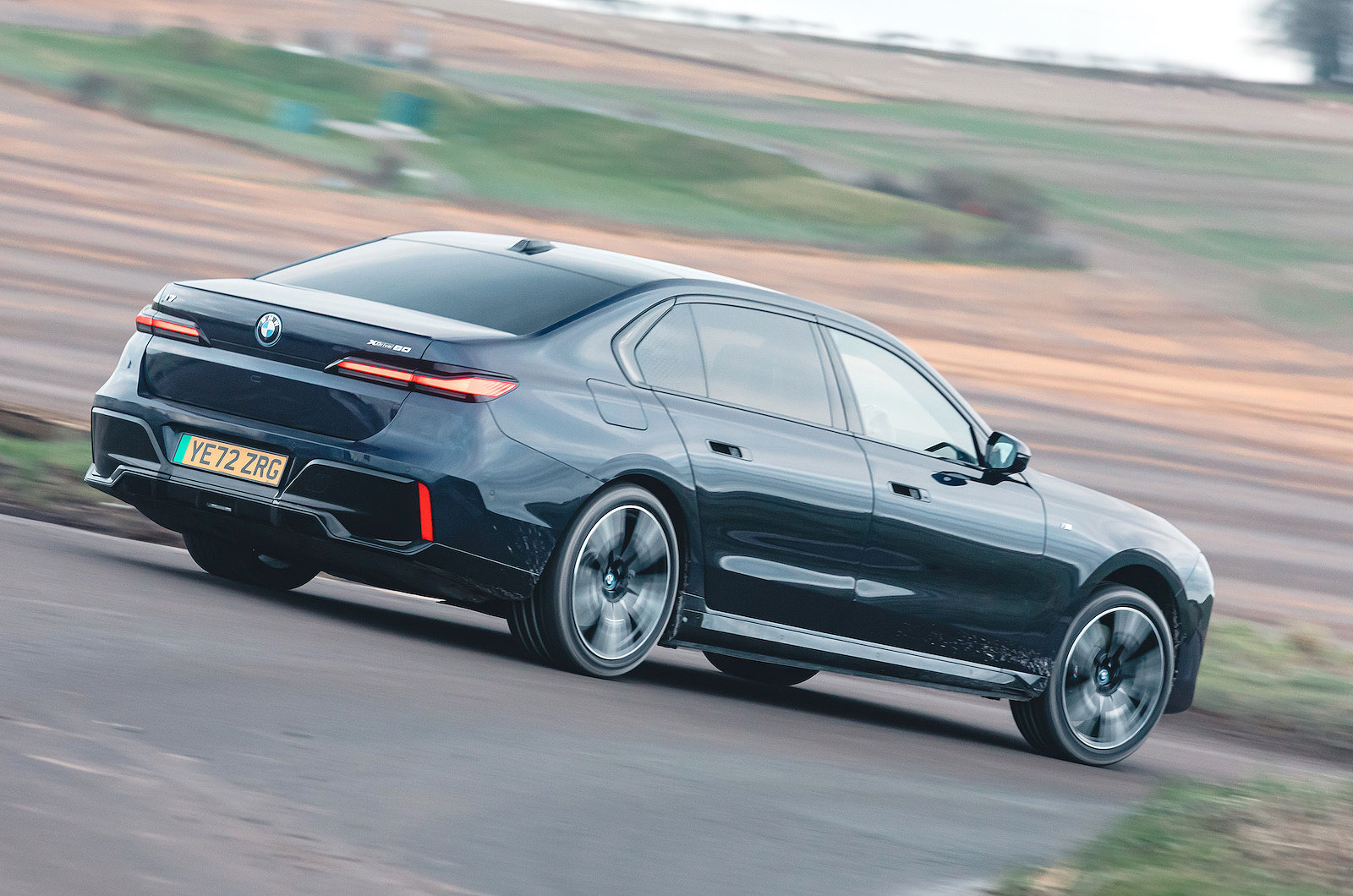 BMW i7 rear cornering