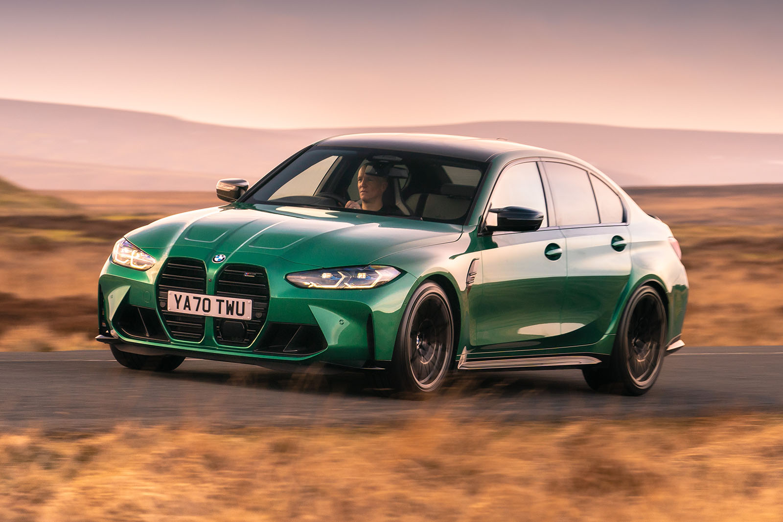 BMW M3 2021 left tracking