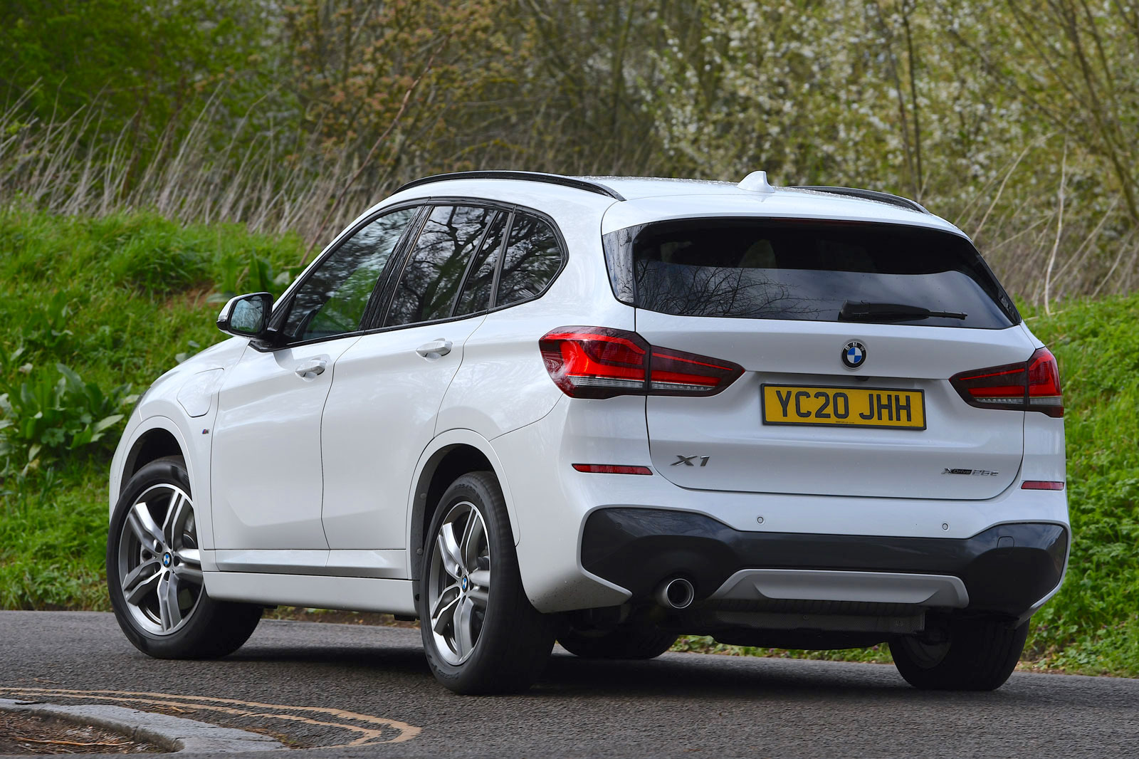 BMW X1 2021 rear cornering