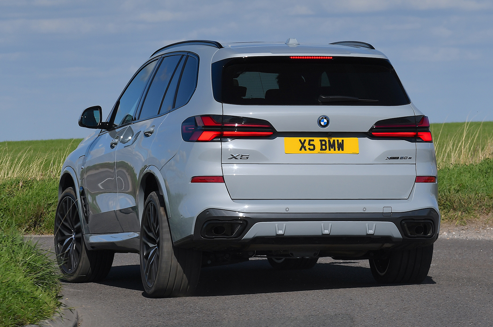 BMW X5 rear cornering