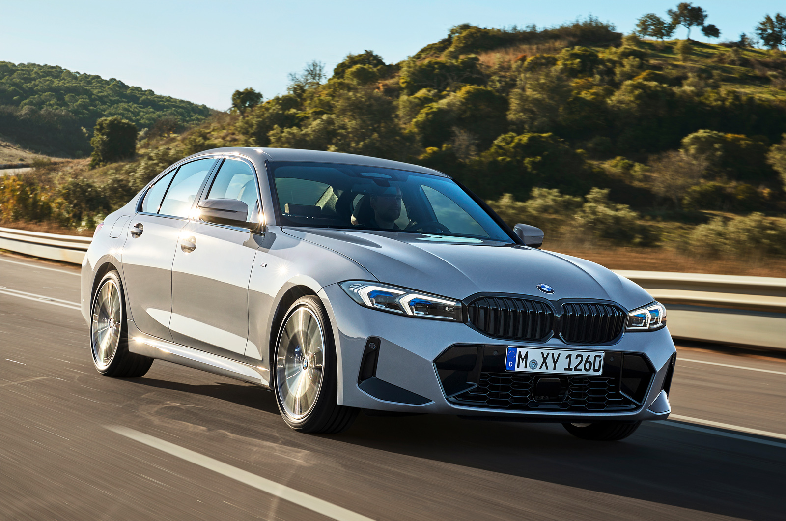 BMW 3 Series 2022 front tracking