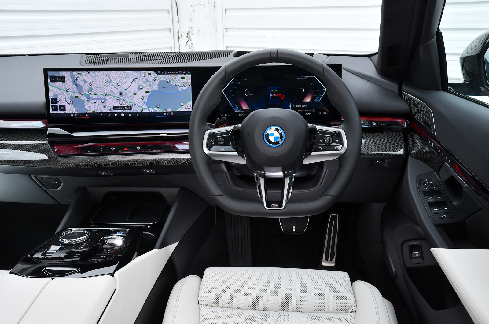 BMW i5 Touring dashboard