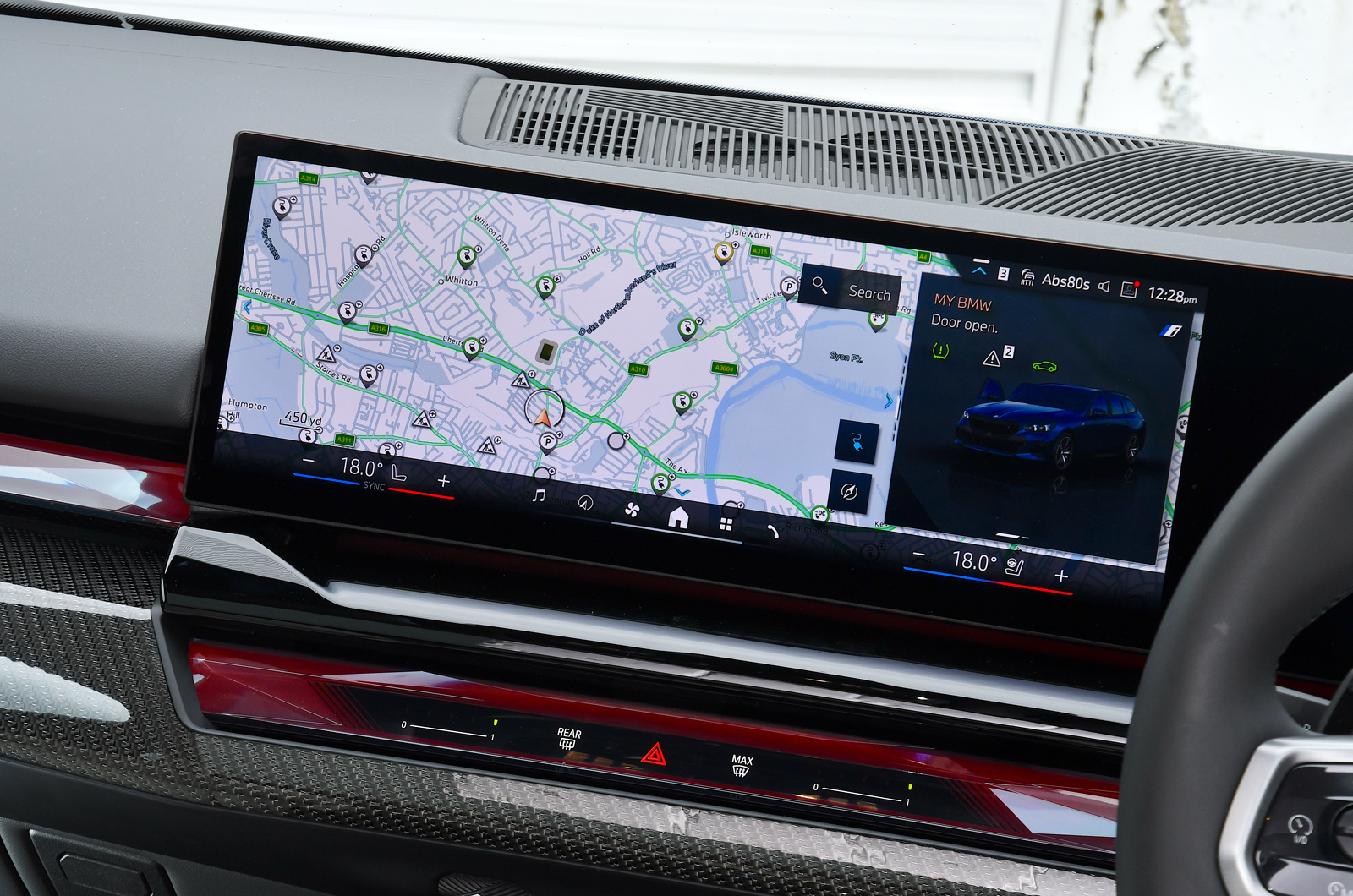 BMW i5 Touring infotainment touchscreen