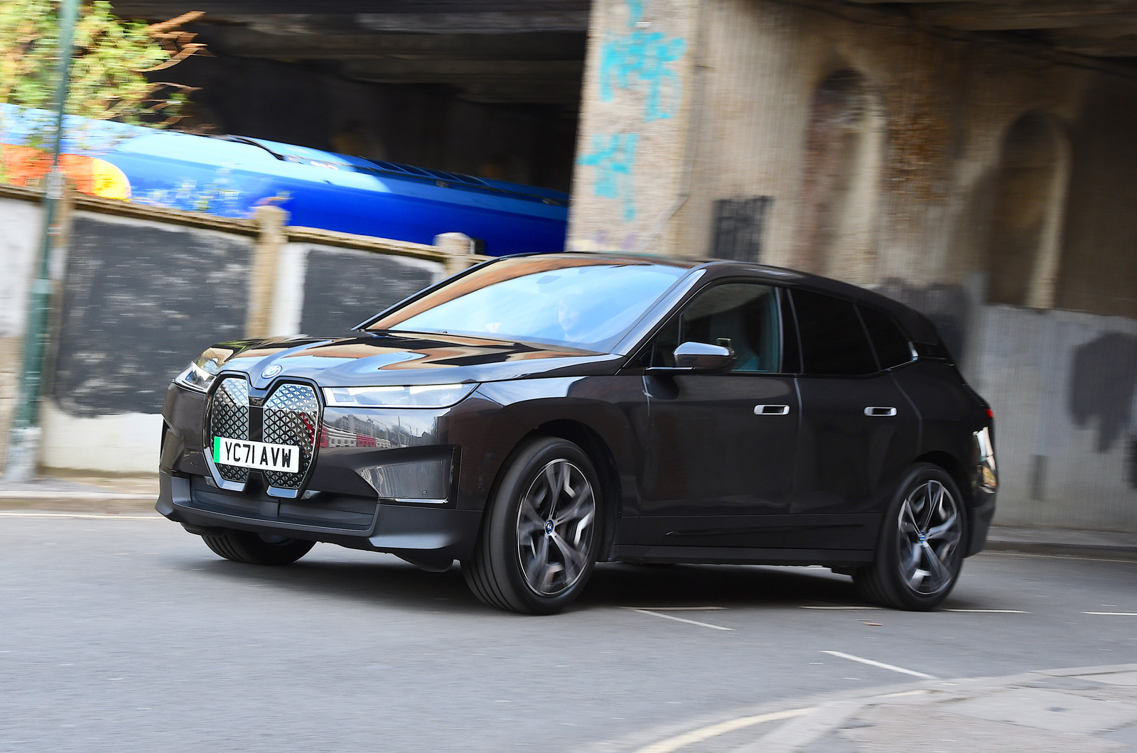BMW iX 2022 front