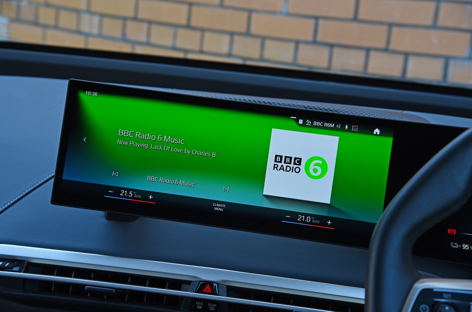 Used BMW iX 2021-present infotainment