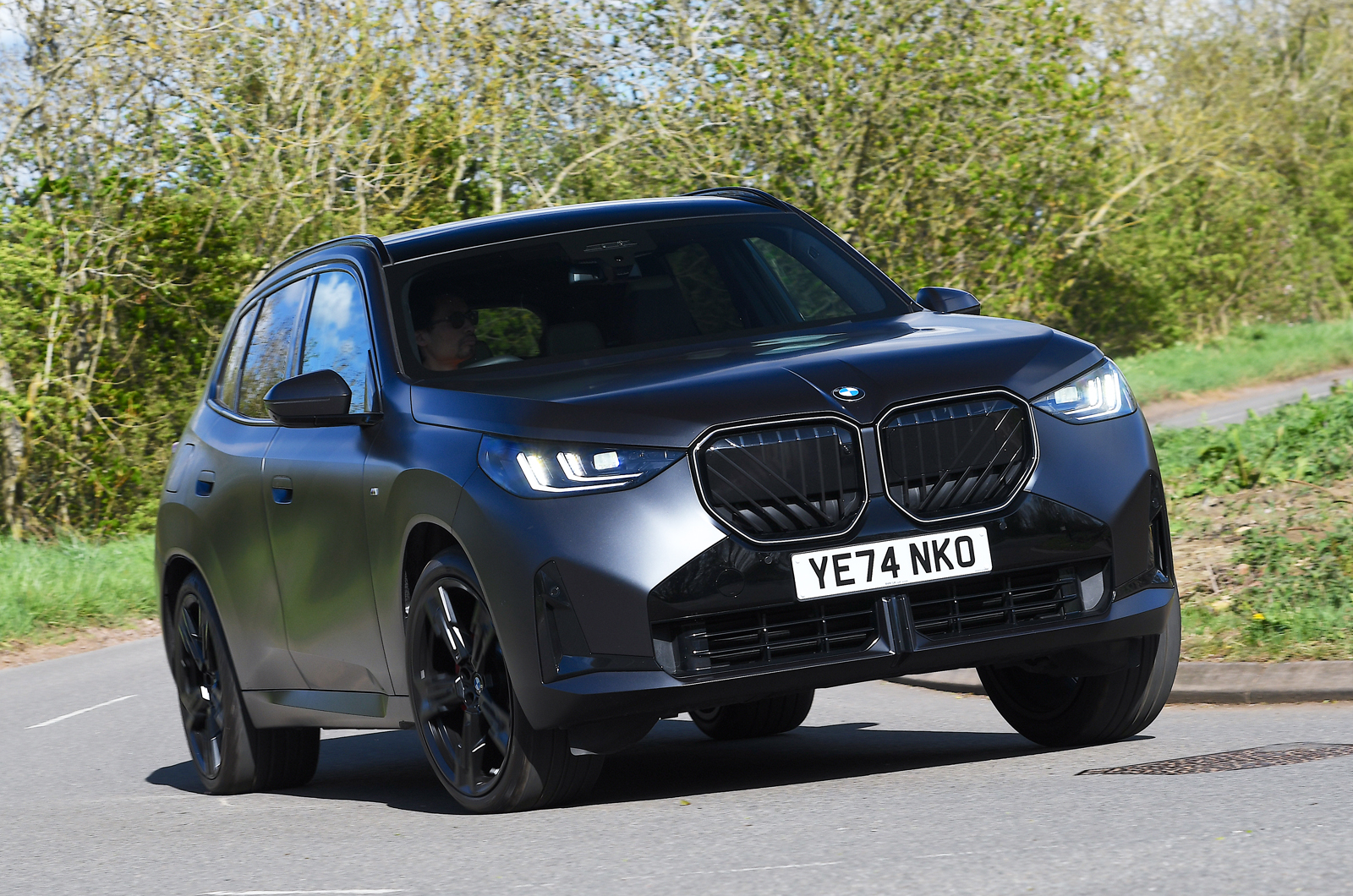 BMW X3 front cornering