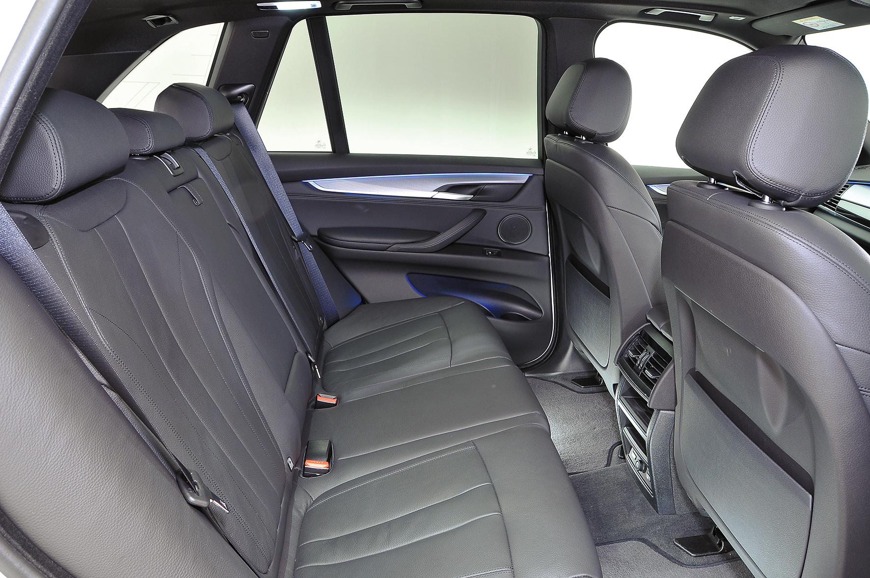 BMW X5 2015 rear seats