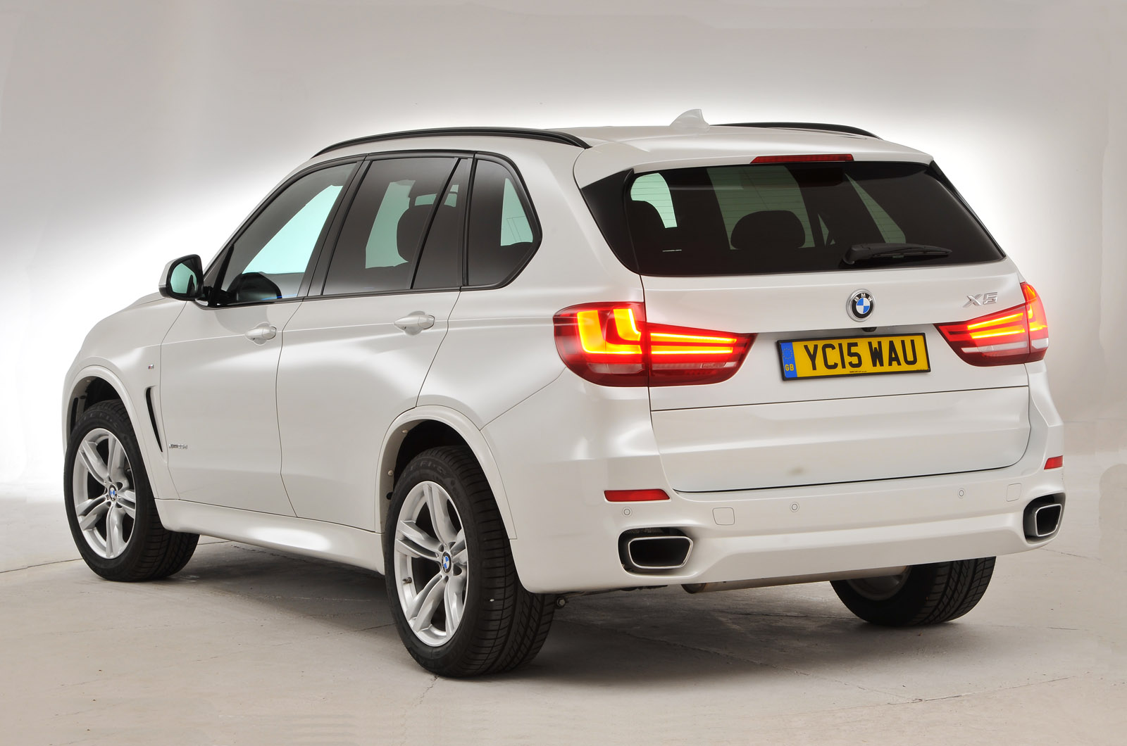 BMW X5 2015 rear studio