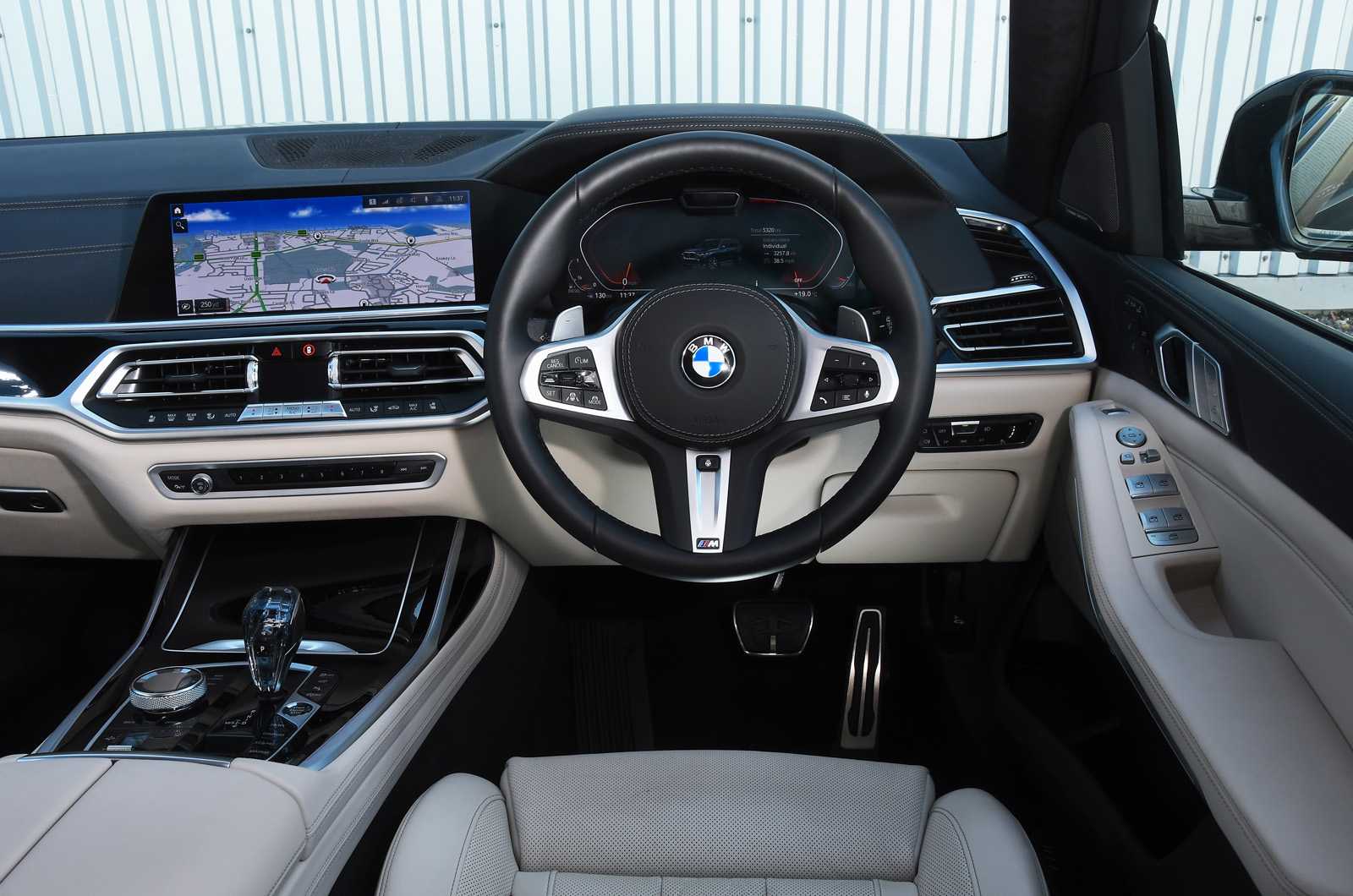BMW X7 2021 dashboard