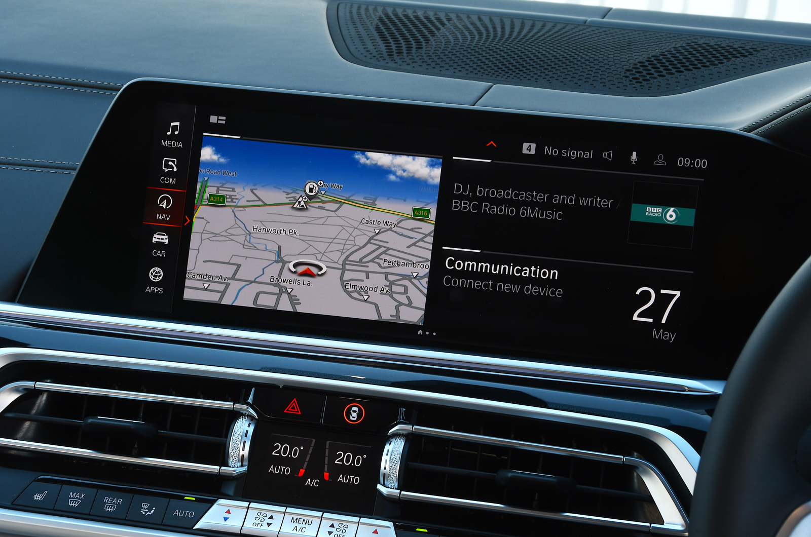 BMW X7 2021 touchscreen