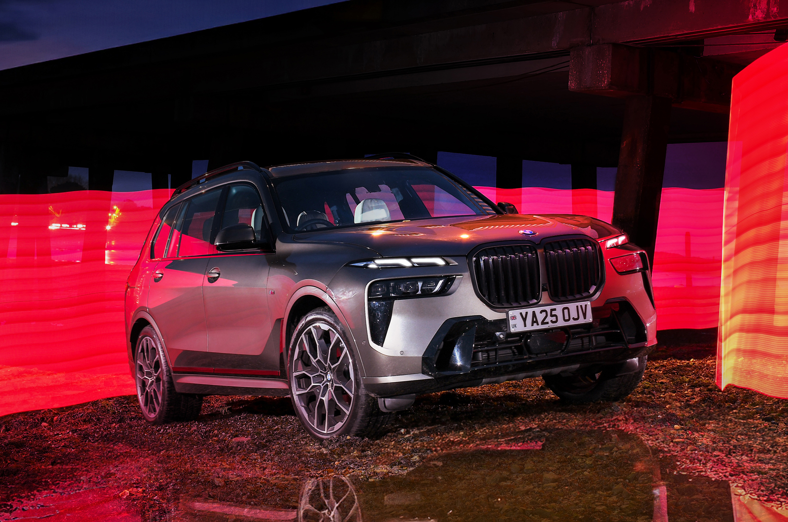 BMW X7 front static