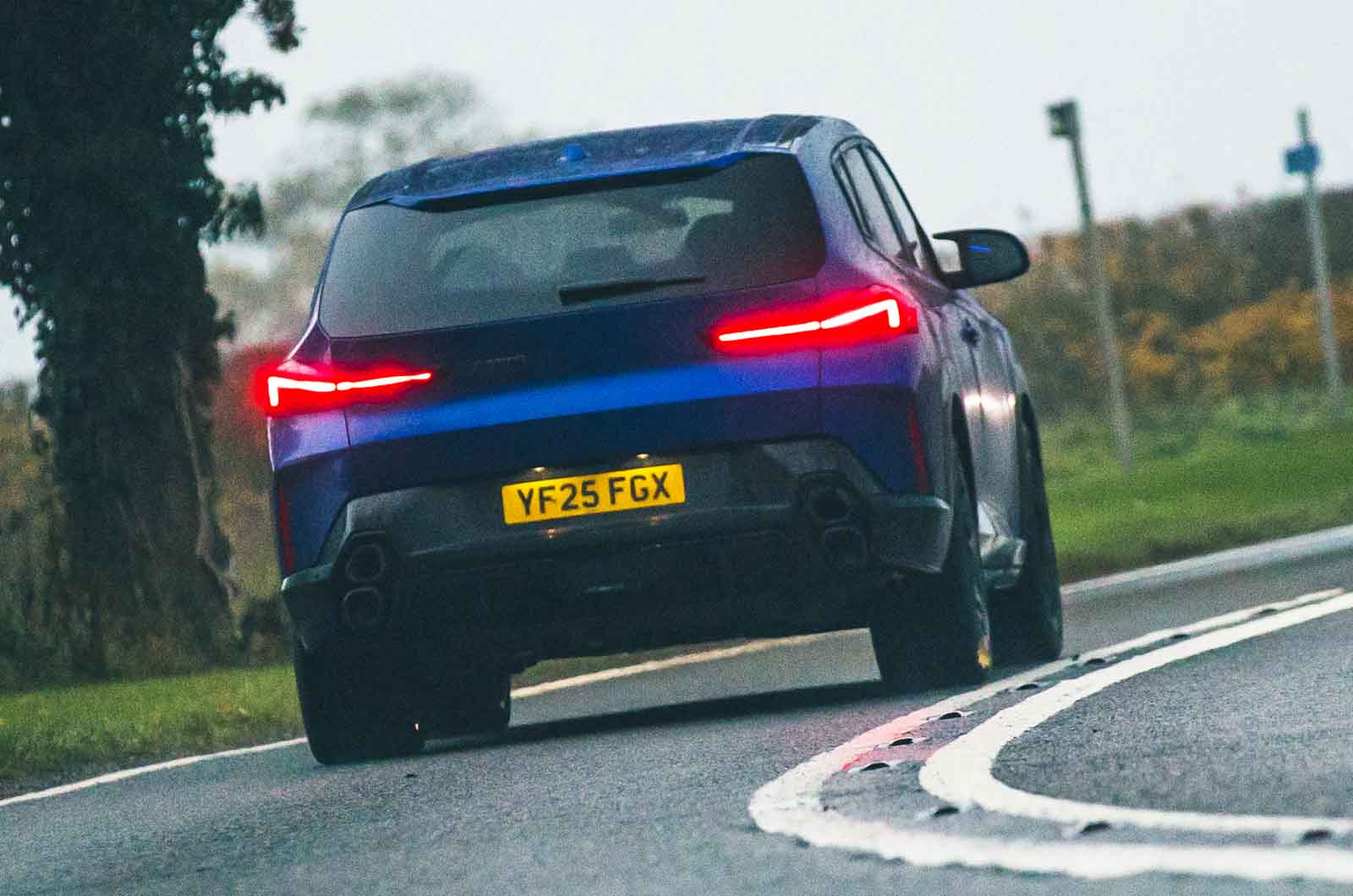 BMW XM rear cornering