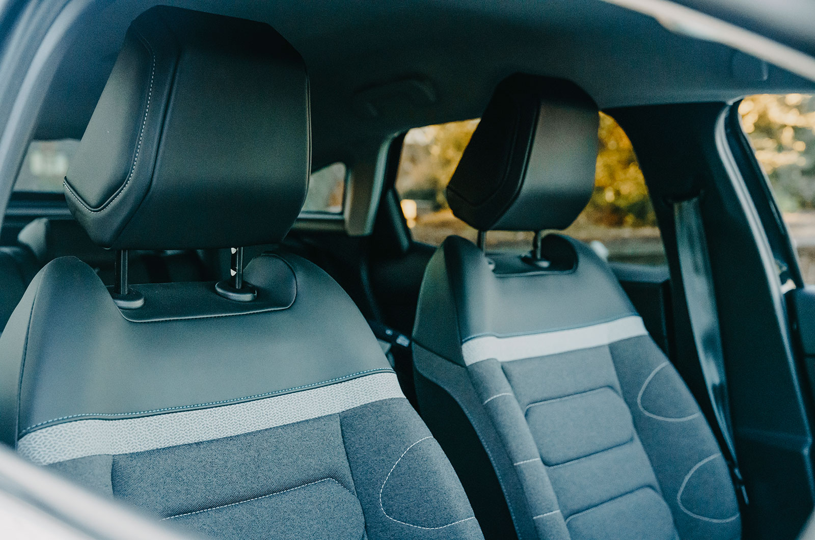 Citroen C4 front cubby