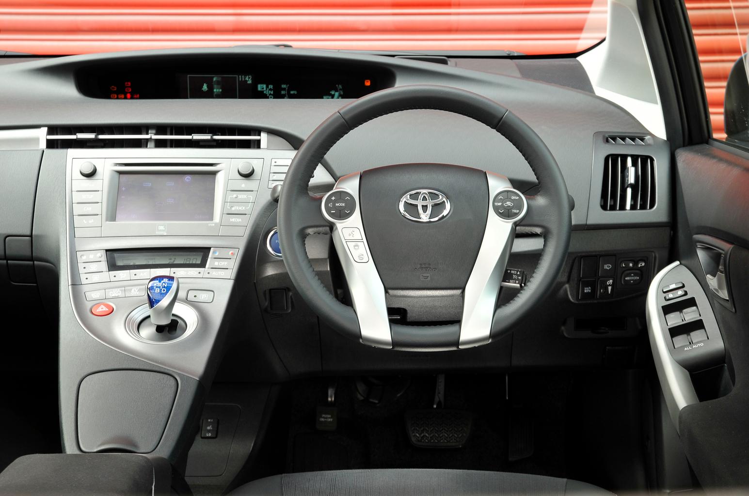 Used test – diesel busters: Chevrolet Volt vs Toyota Prius Plug-In