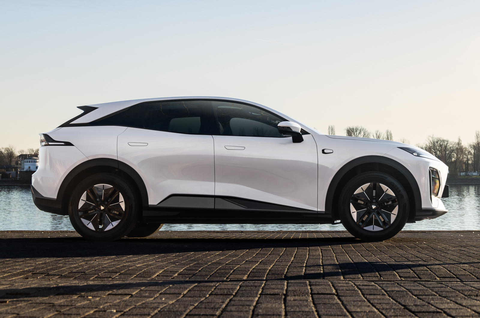 Changan Deepal S07 side static