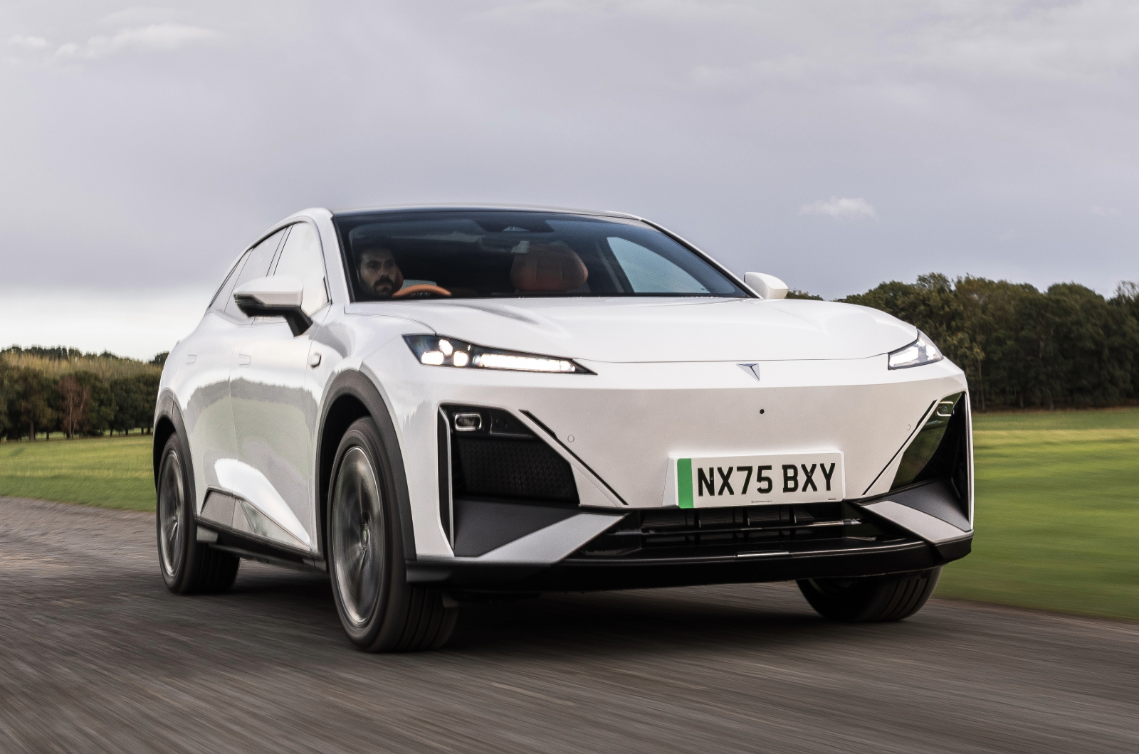 Changan Deepal S07 driving lead