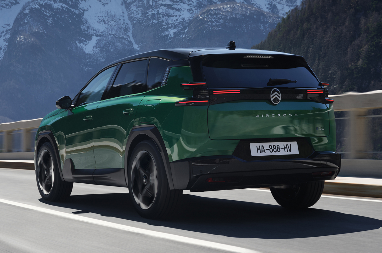 Citroën C5 Aircross rear driving