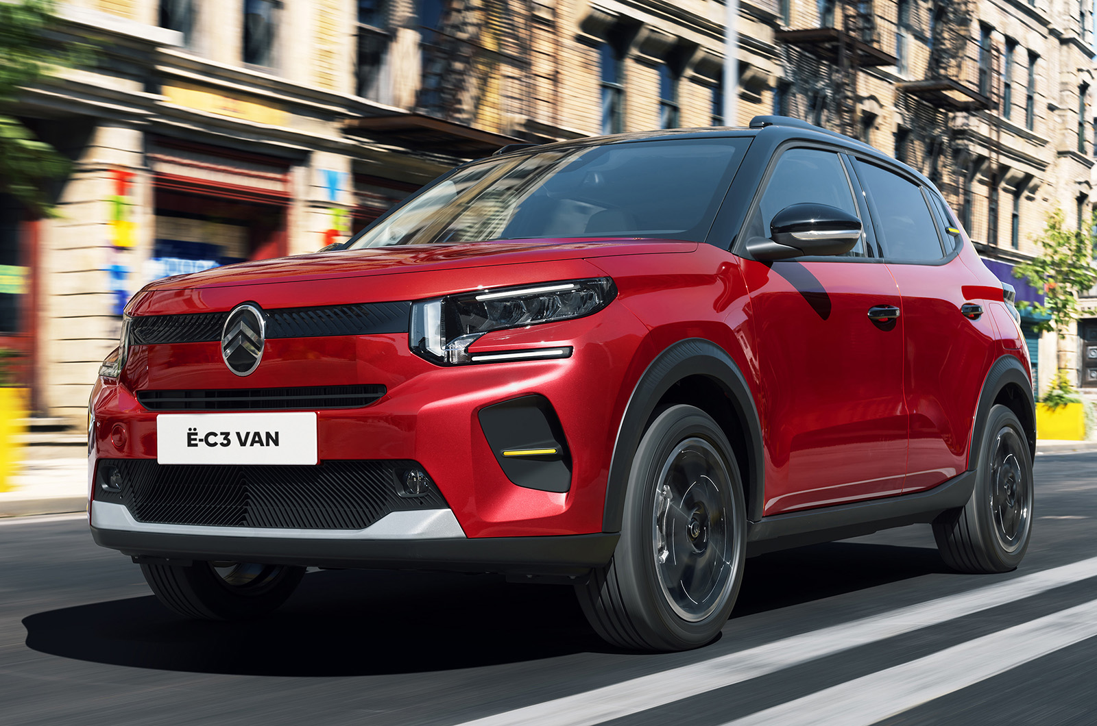 Citroën ë-C3 van front driving