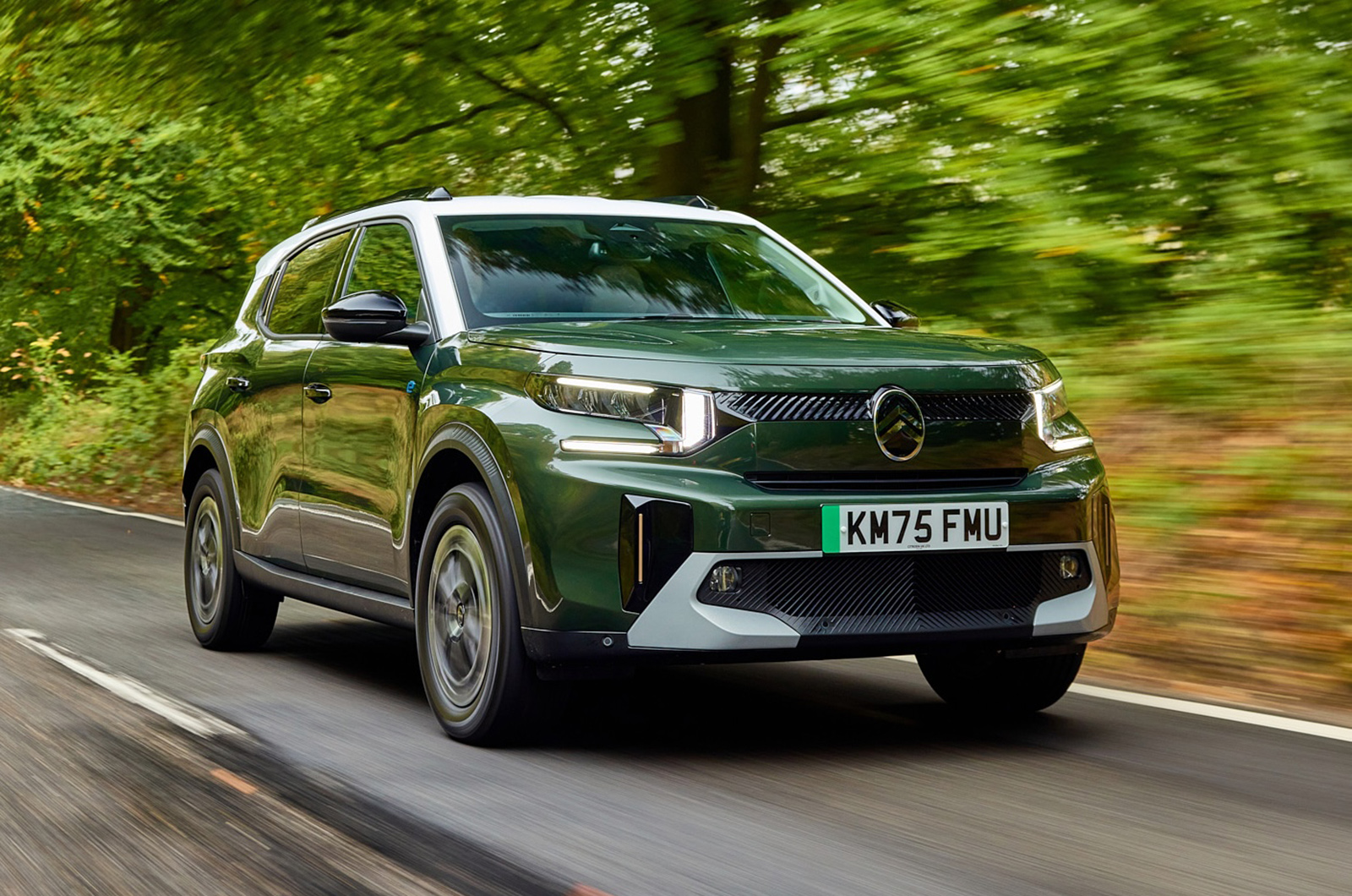 Citroën ë-C3 Aircross driving