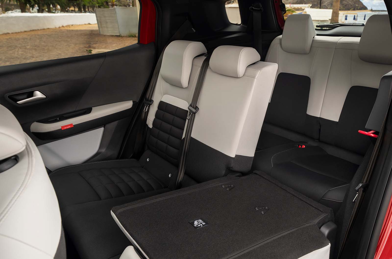2024 Citroën C3 Aircross interior third row of seats