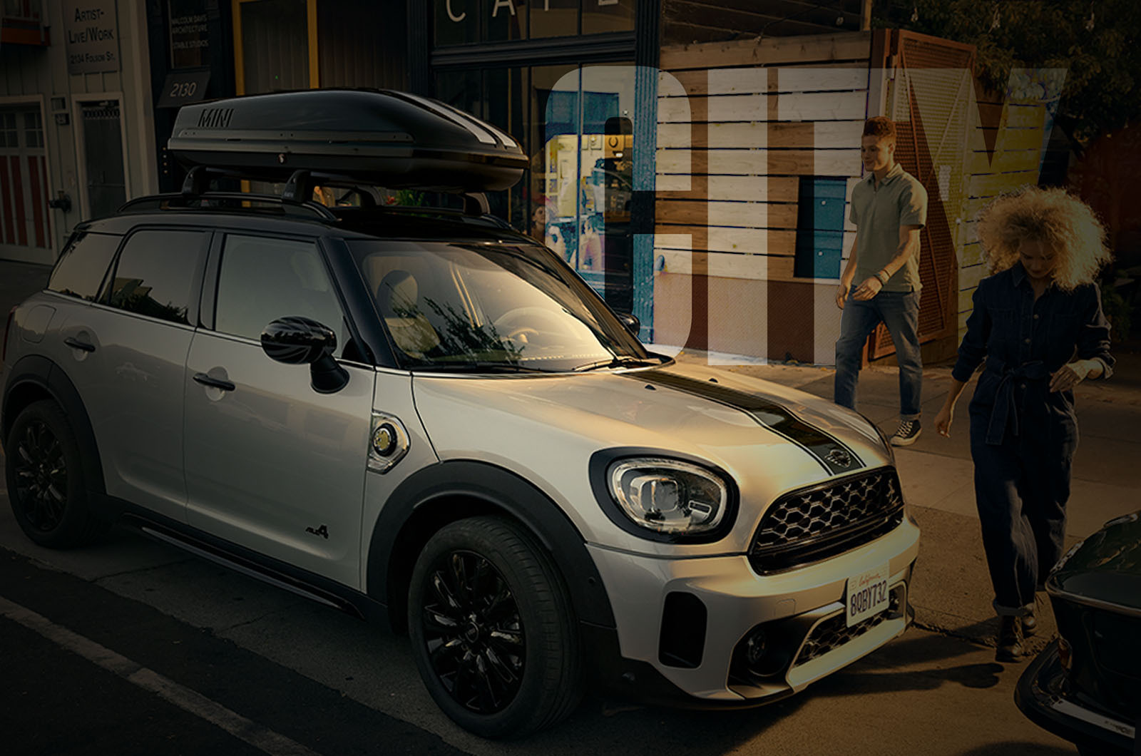 MINI Countryman front three quarters