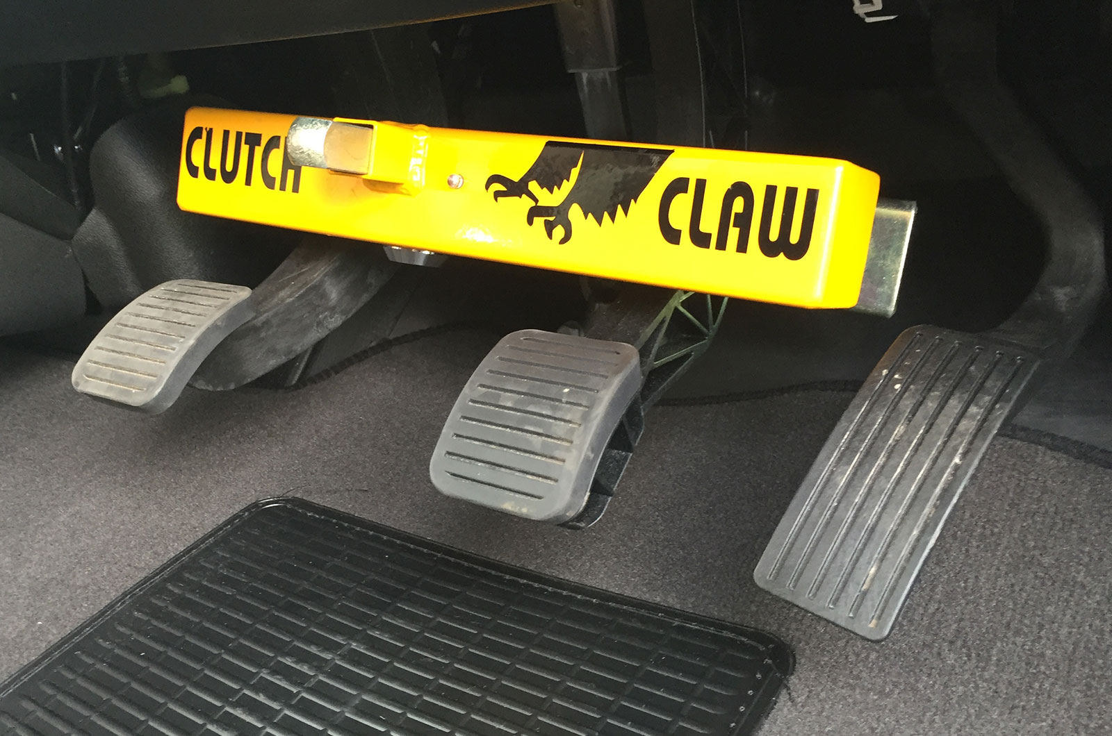 Motorhome clutch claw