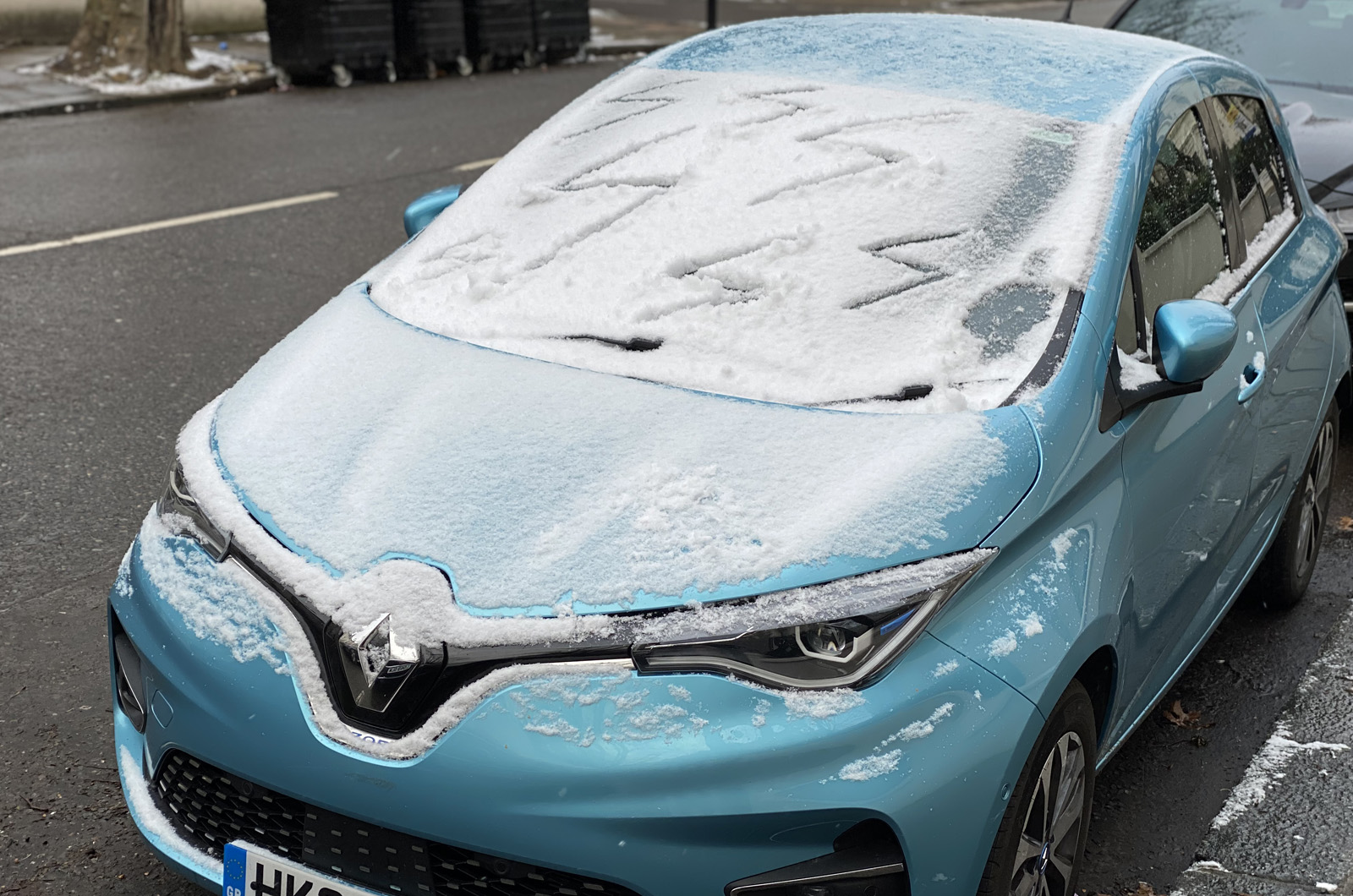 renault zoe snow