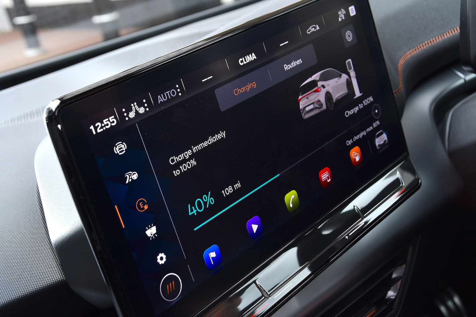 Cupra Born infotainment charging screen