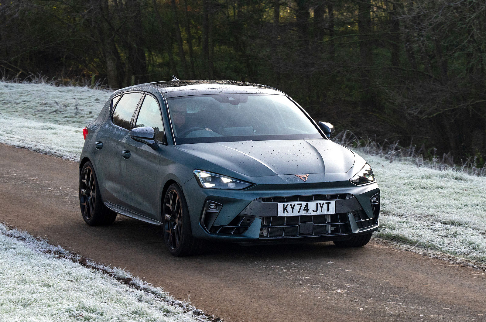 Cupra Leon front right driving
