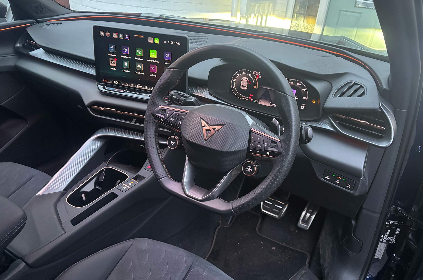 Cupra Terramar dashboard lighting