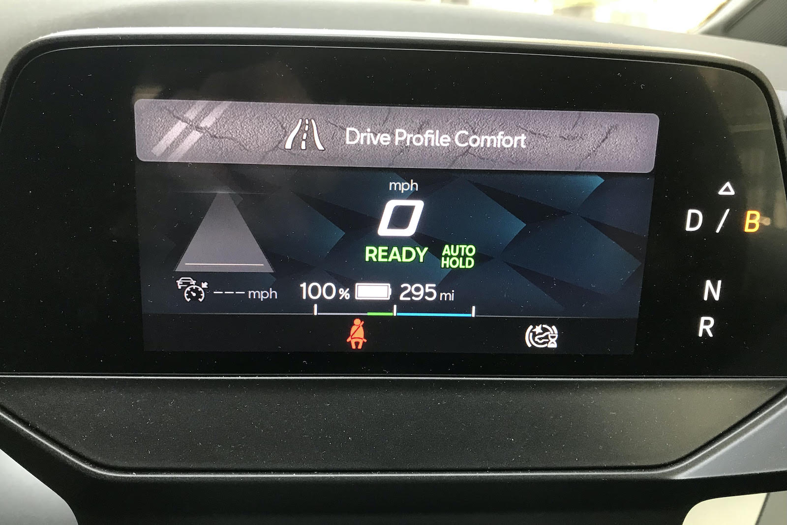 Cupra Born 2022 interior range display