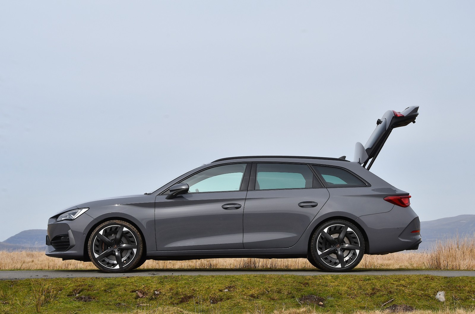 Cupra Leon Estate side profile