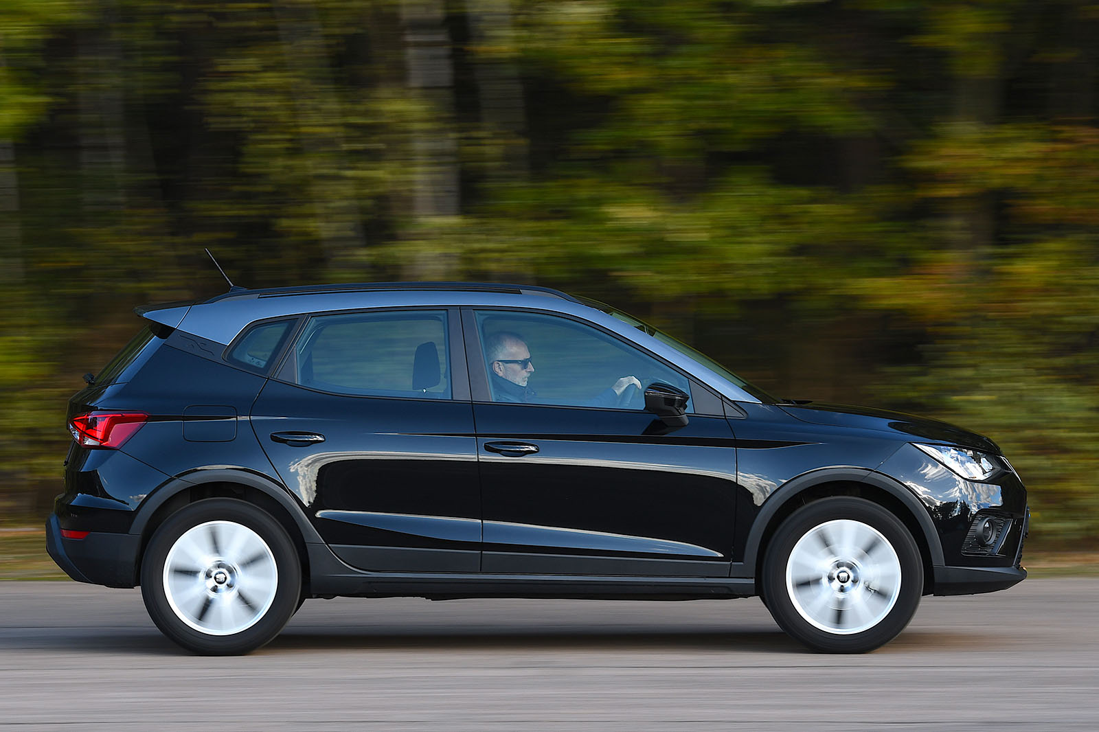 Seat Arona driving