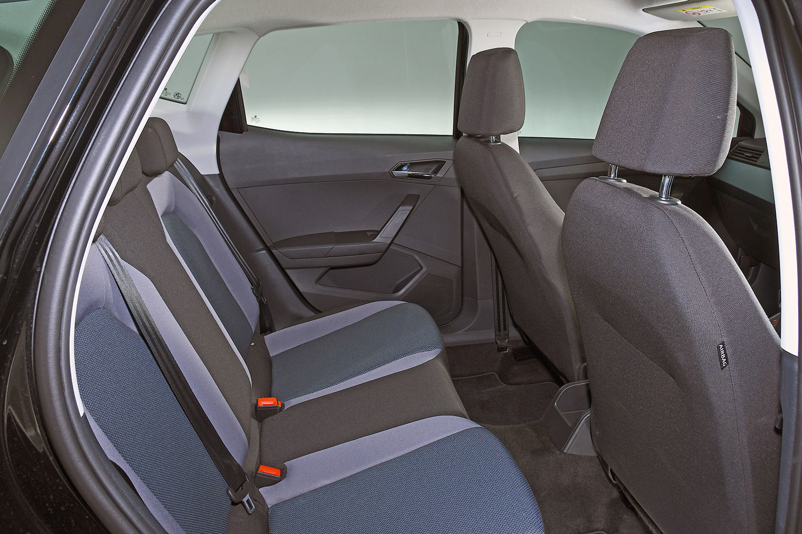 Seat Arona back seats