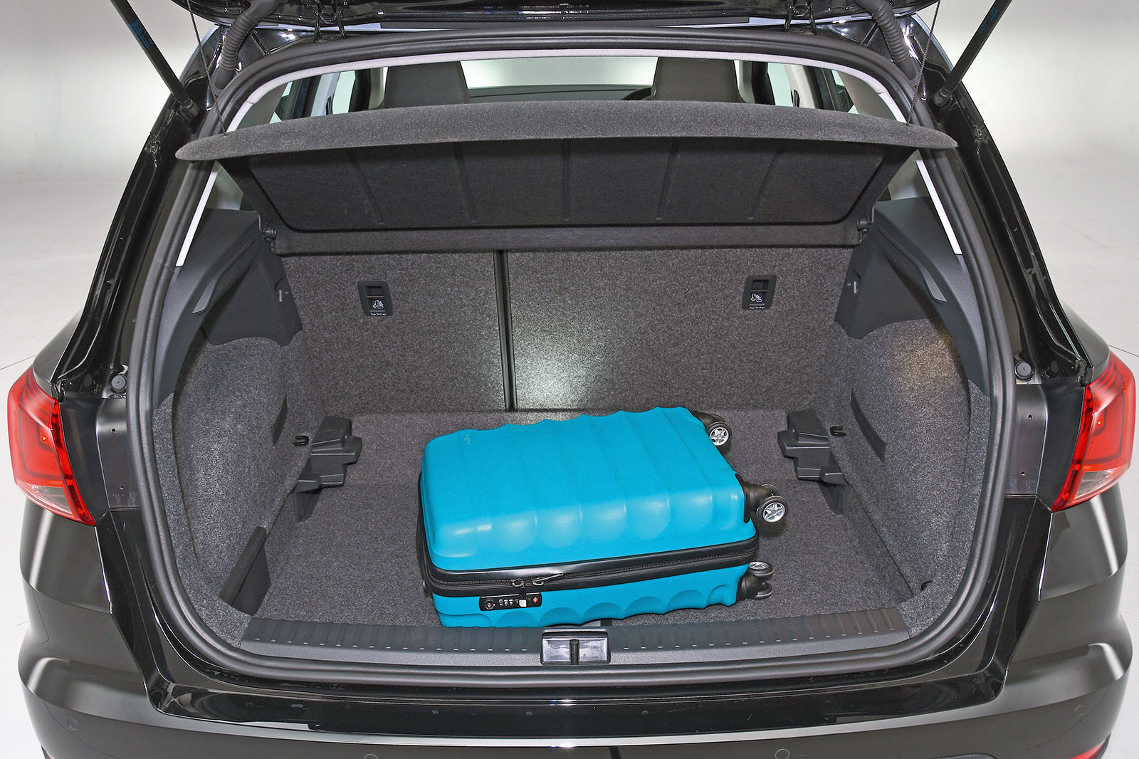 Seat Arona boot