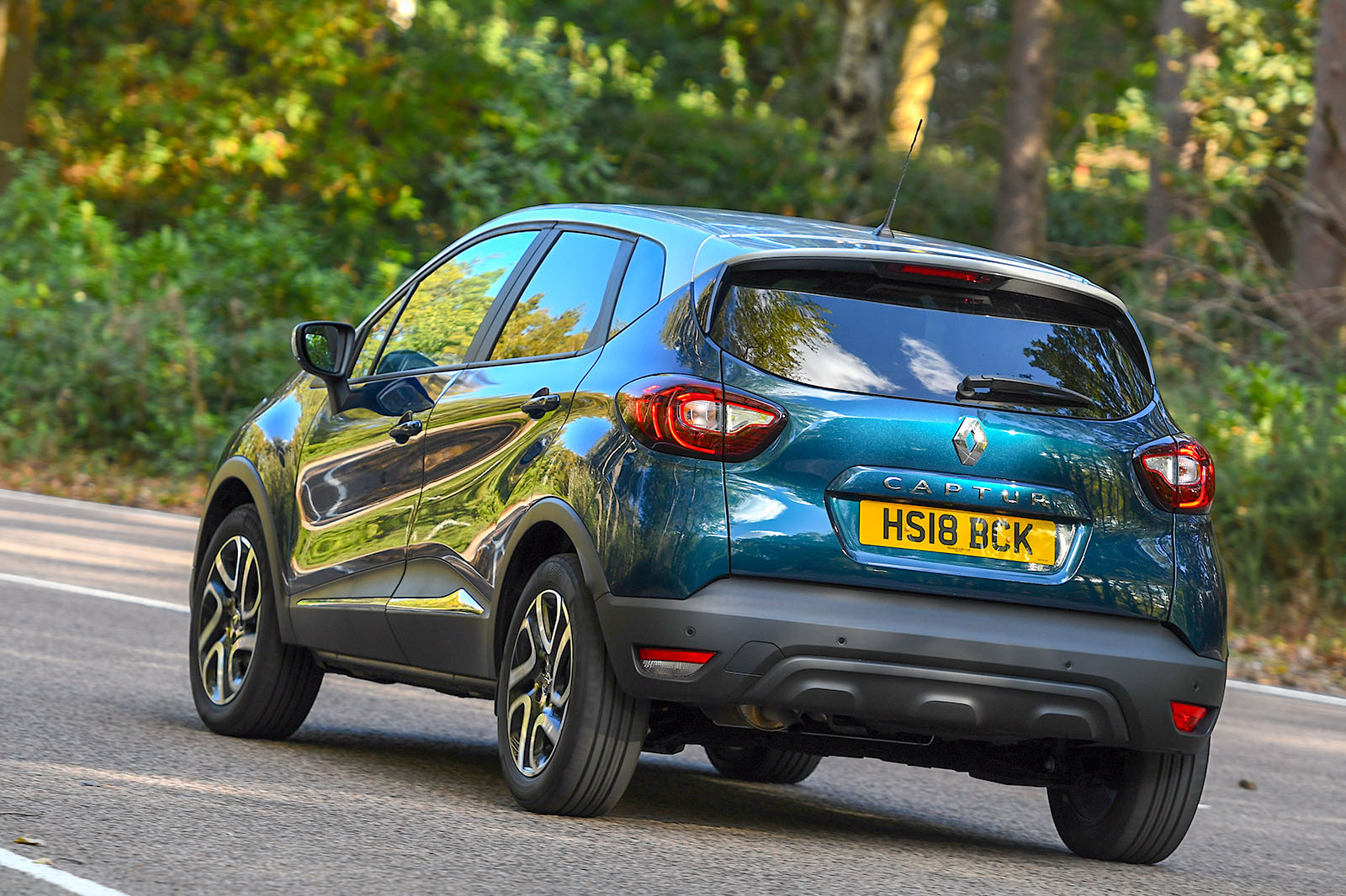 Renault Captur rear driving