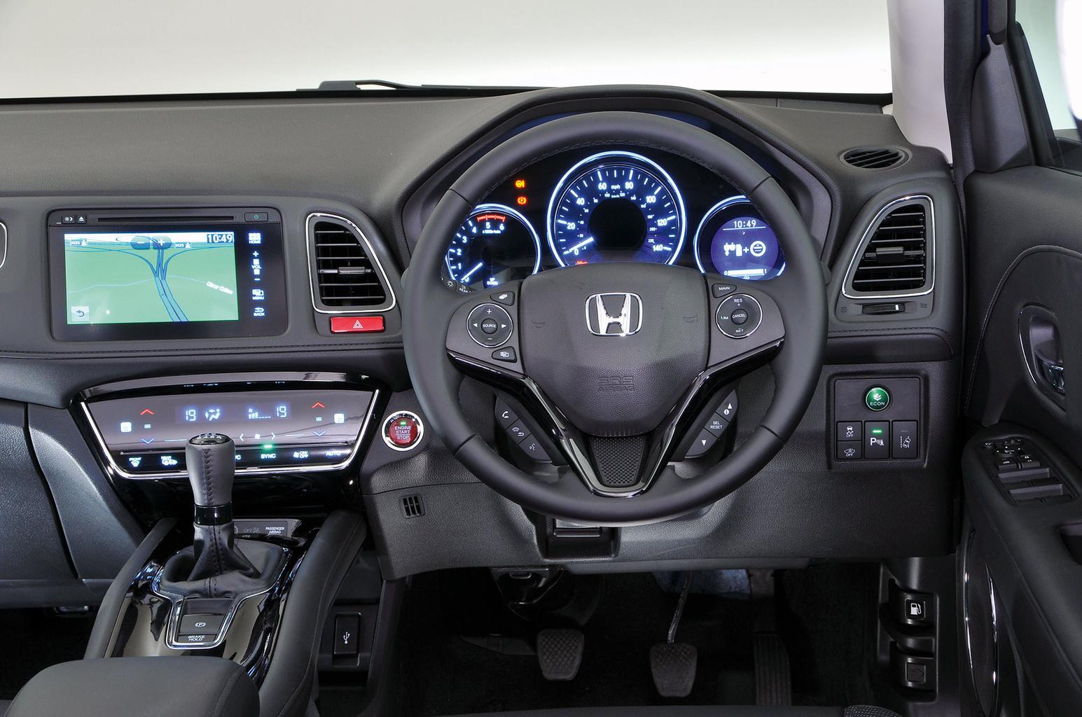 Honda HR-V vs Mazda CX-3 vs Nissan Qashqai