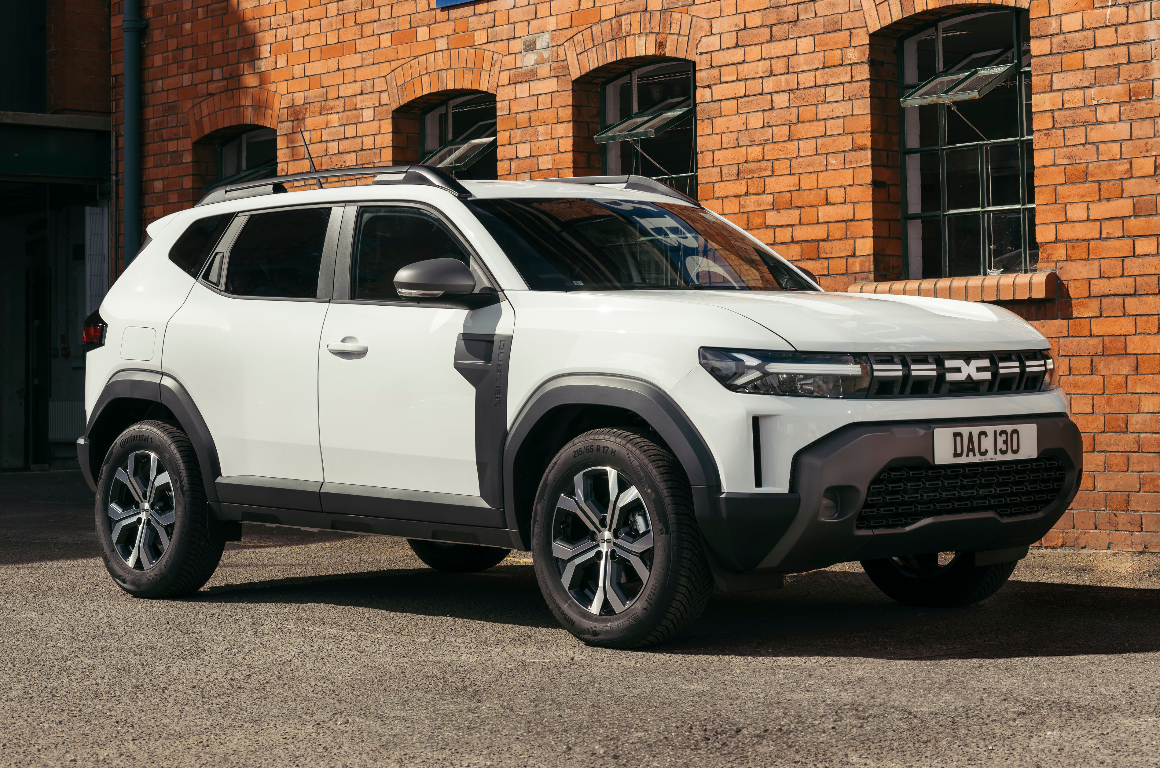 Dacia Duster Cargo front static