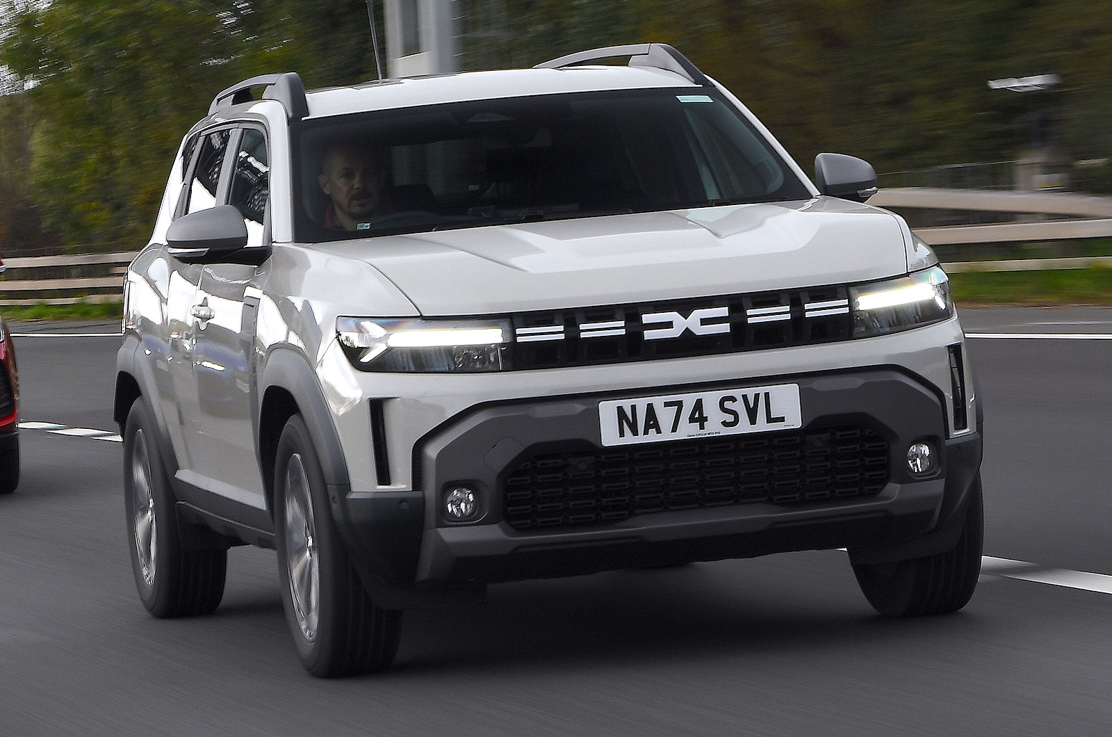 Dacia Duster front right driving