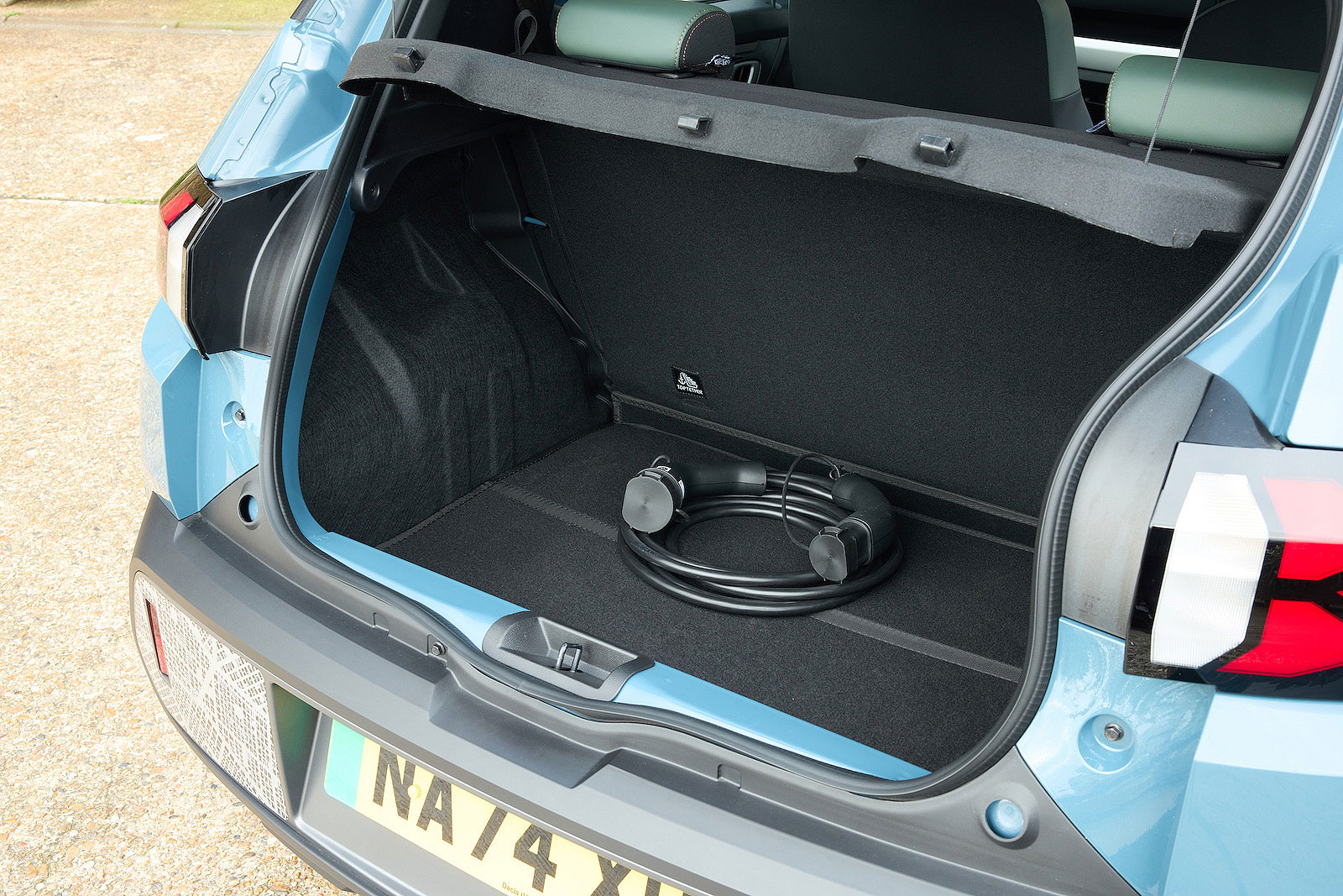Dacia Spring boot
