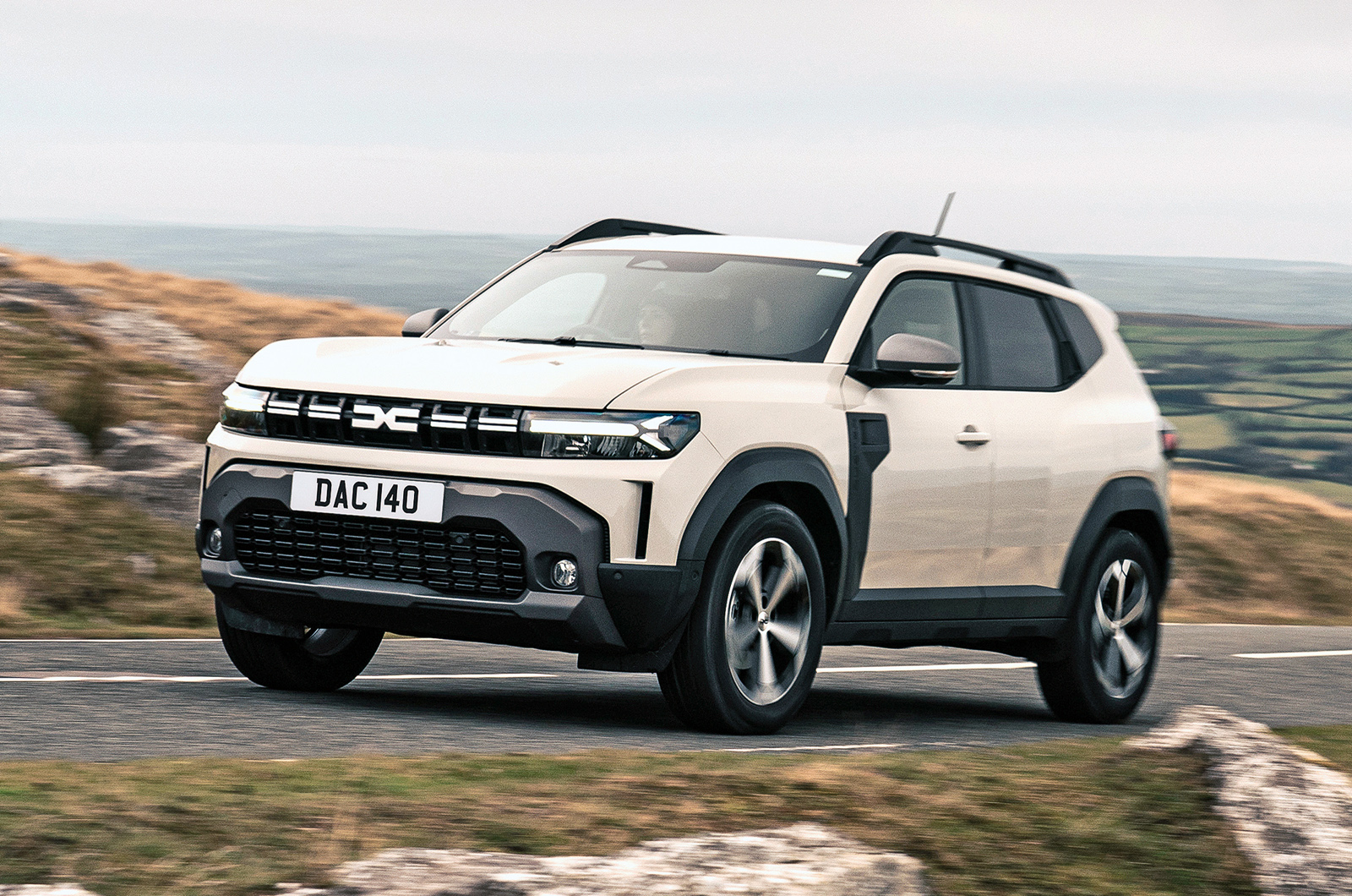 dacia_duster_front_driving