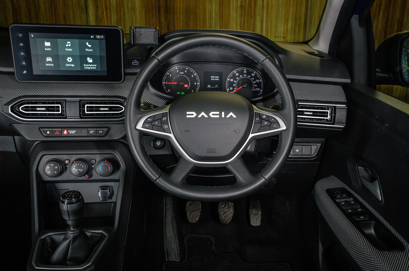 Used Dacia Sandero 2021-present dashboard
