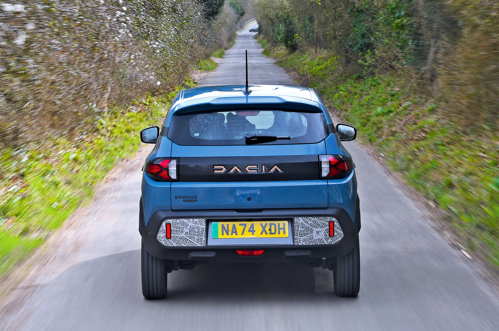 Dacia Spring rear driving