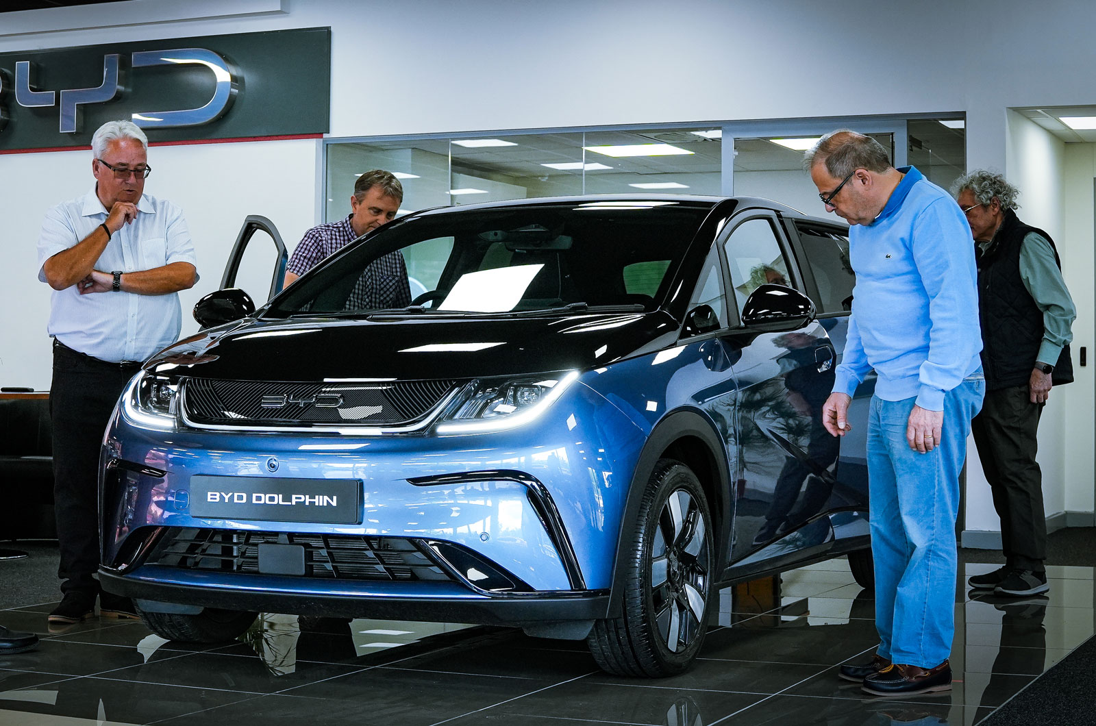 BYD Dolphin reader test team