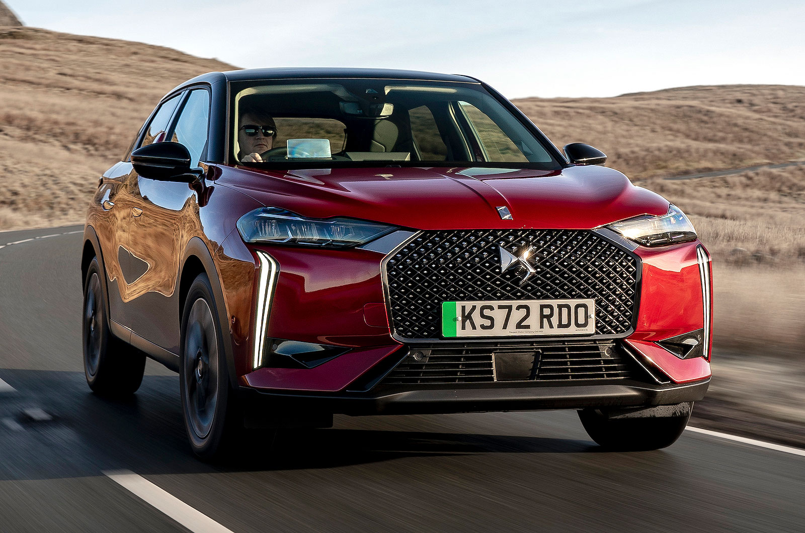 DS 3 E-Tense front cornering