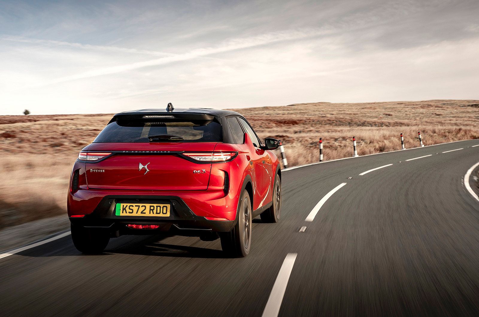 DS 3 E-Tense rear cornering