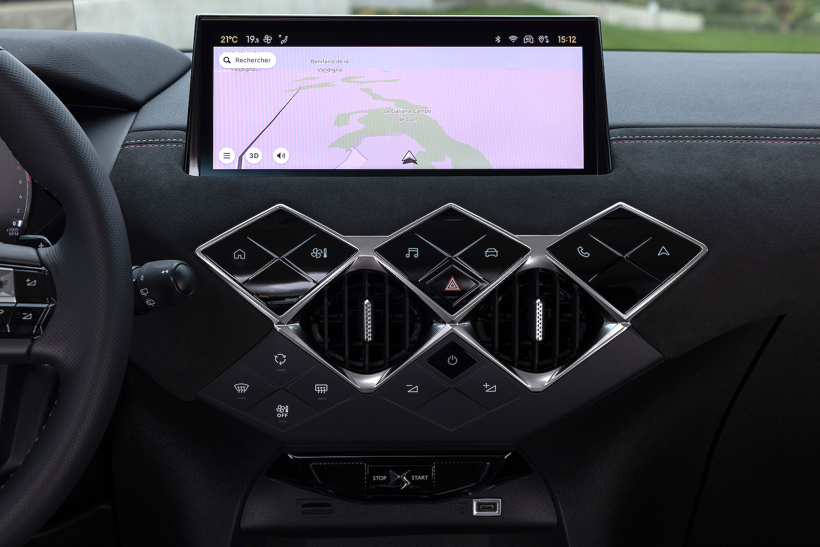 DS 3 interior infotainment