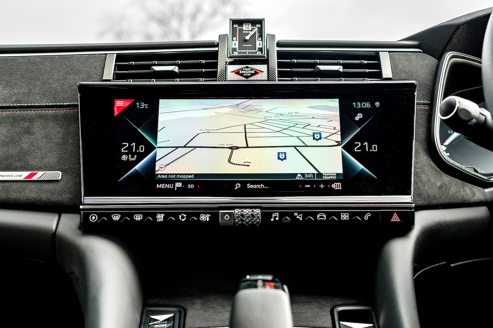 DS 9 interior infotainment