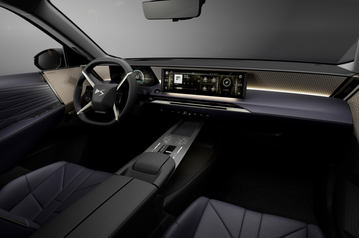 DS No 7 interior