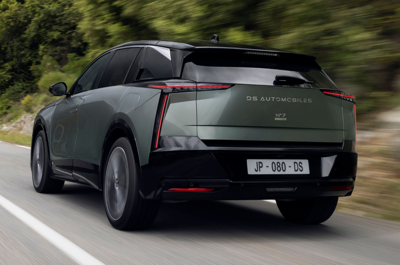 DS No7 rear dynamic